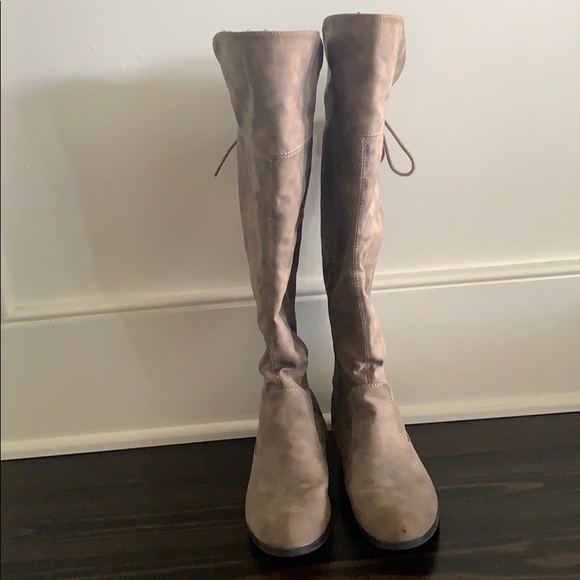 ⚠️SOLD⚠️ Knee Hight Boots with Plaid - Picture 3 of 7